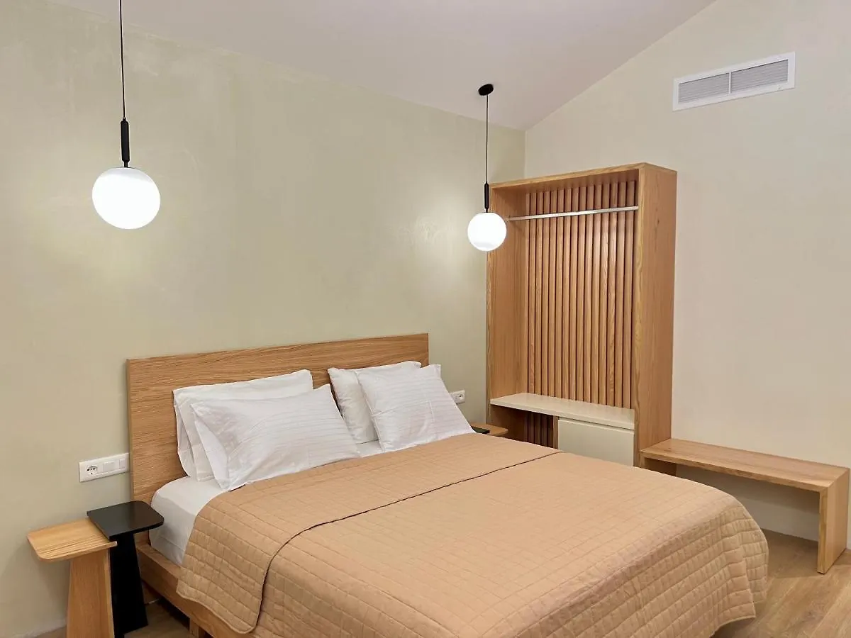 Elpis Guest House Himare Albânia