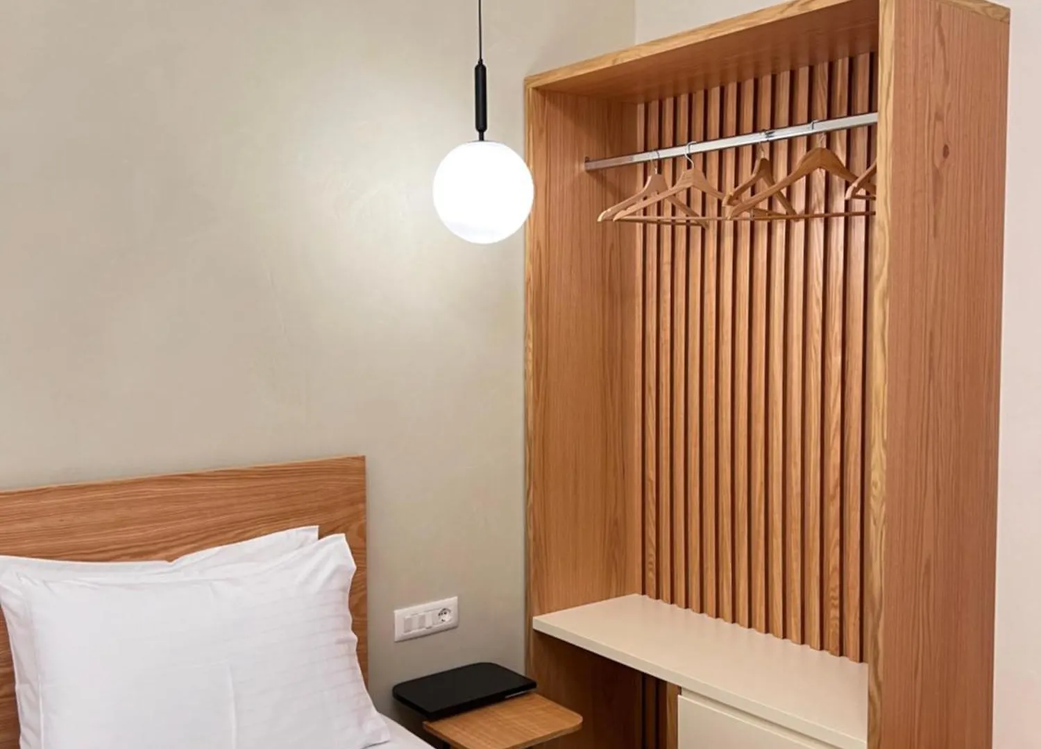 Elpis Guest House Himare