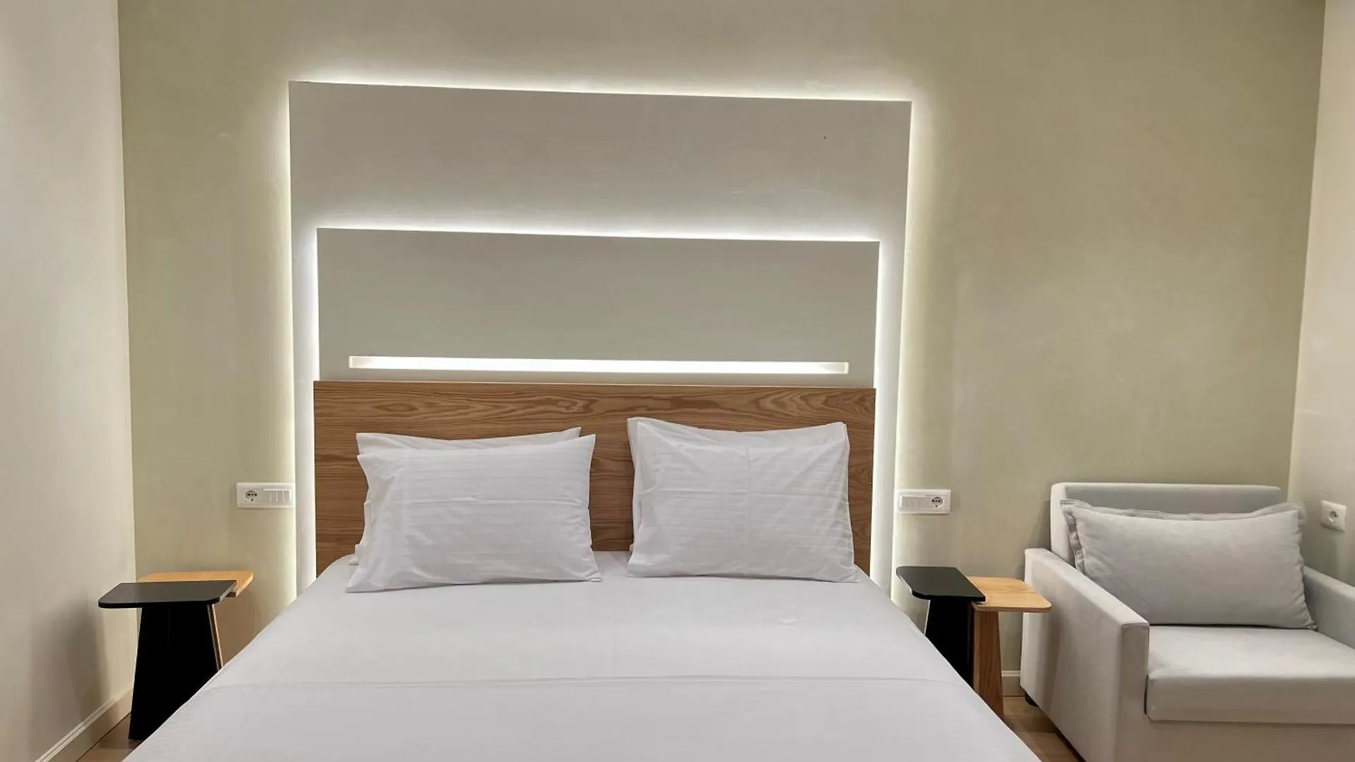 Elpis Guest House Himare