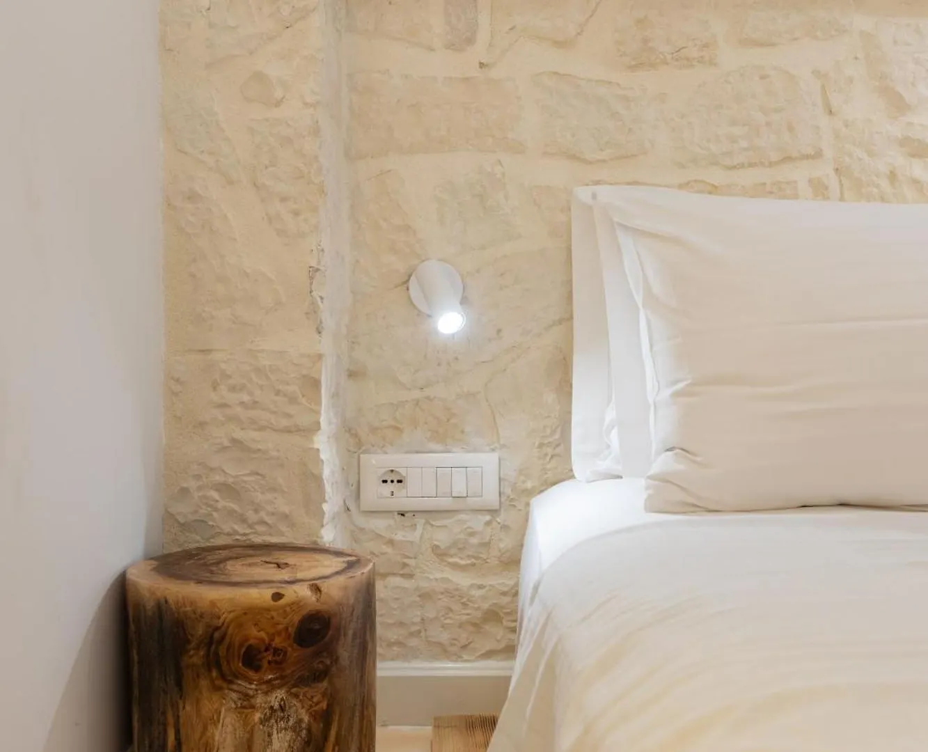 Elpis Guest House Himare Albânia