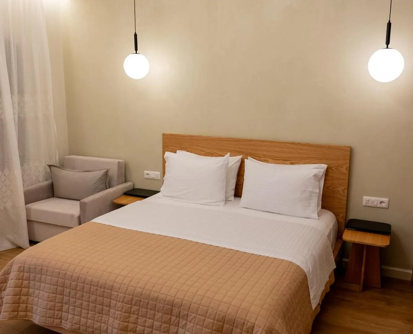 Elpis Guest House Himarë