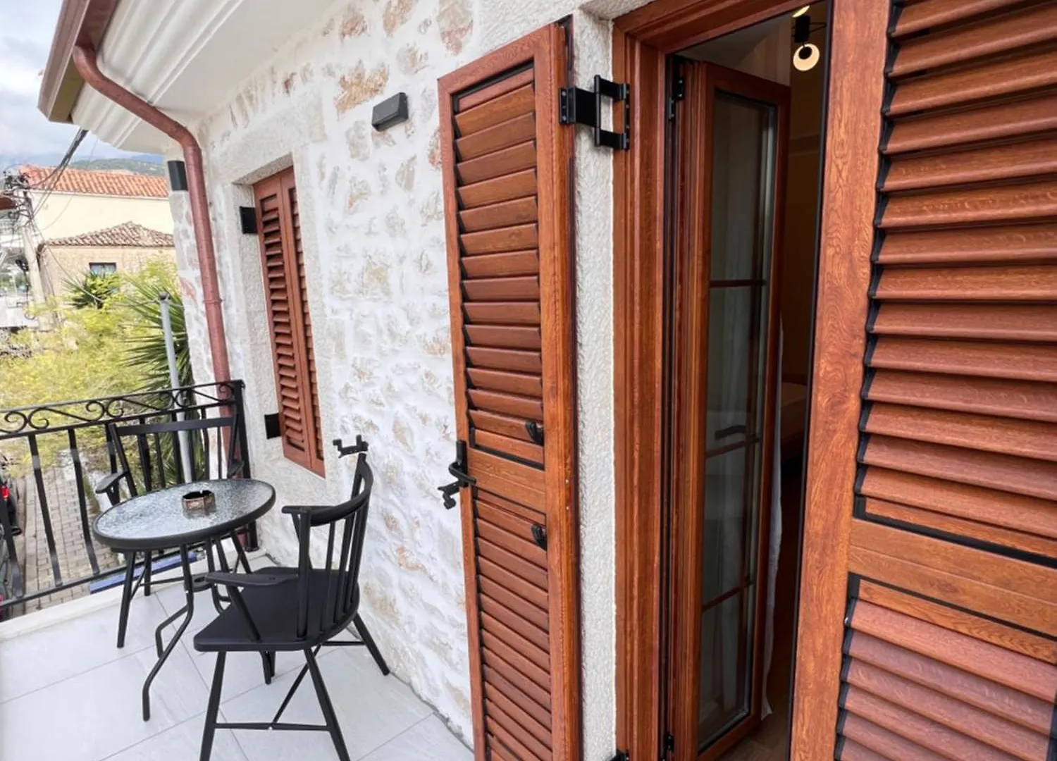 Elpis Guest House Himare