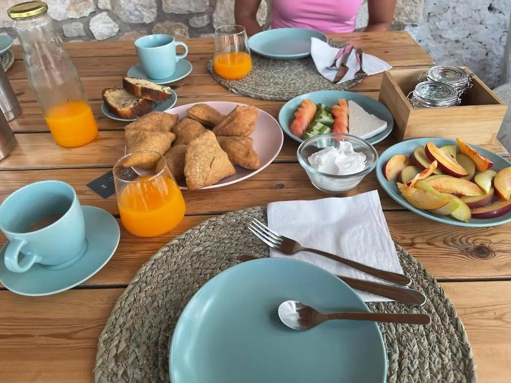 Elpis Guest House Himare 0*,