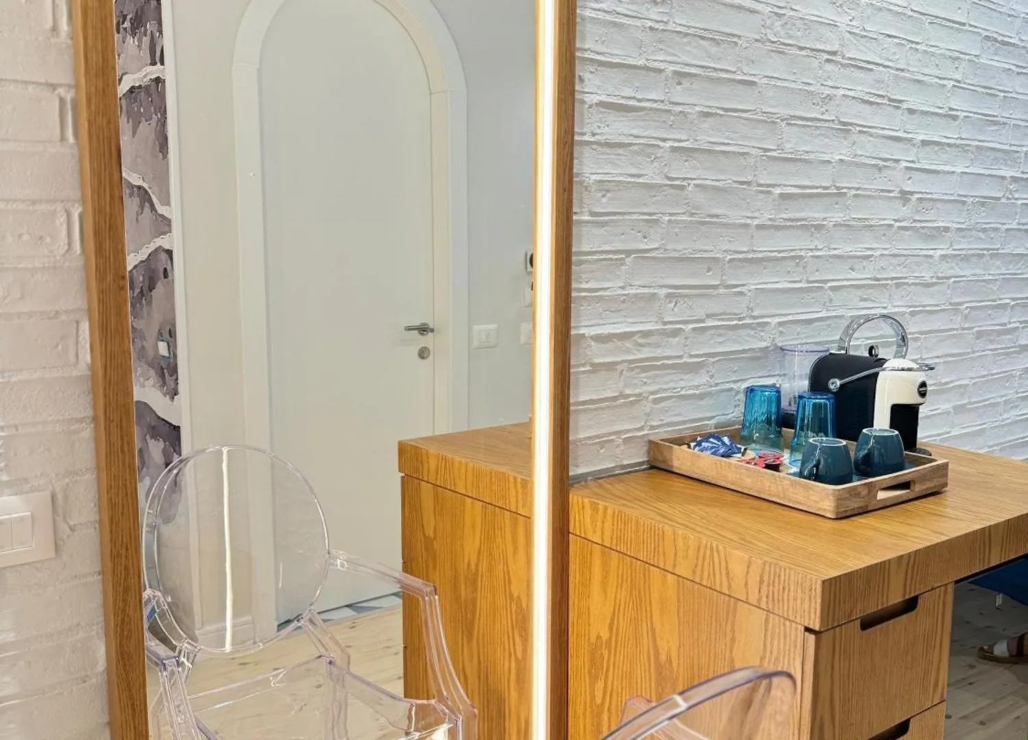 Elpis Guest House Himare