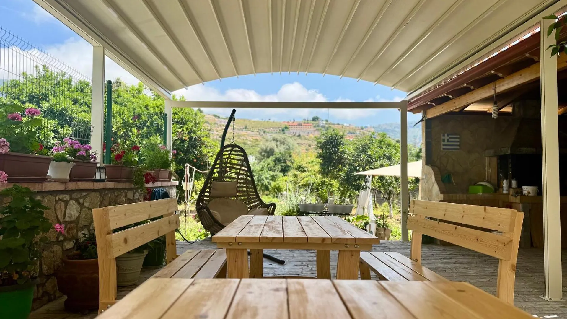 Elpis Guest House Himarë